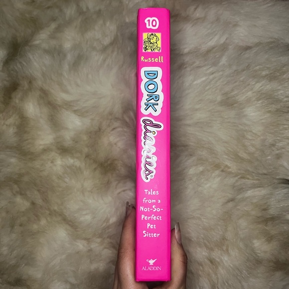 Dork Diaries Book 10 - Picture 3 of 3